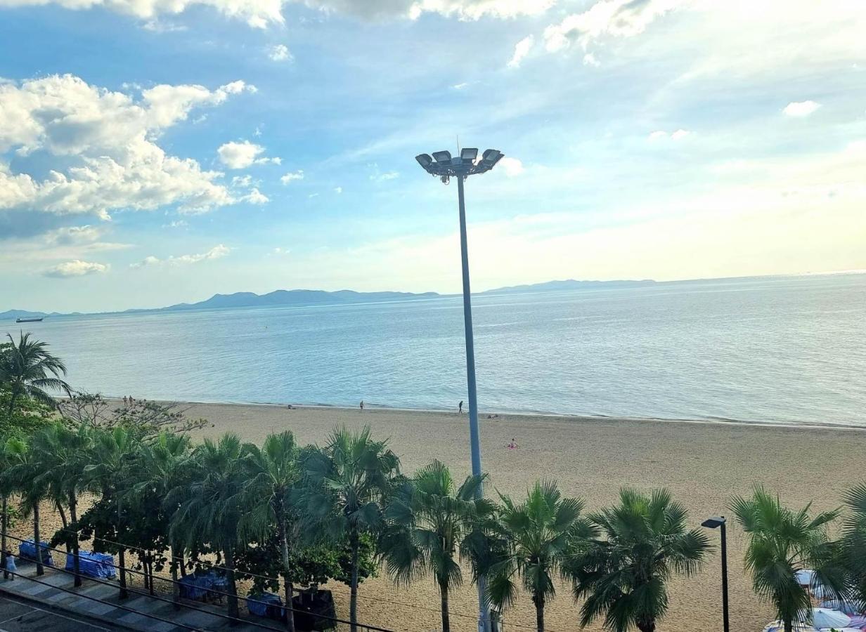 Happy Jomtien - Beachfront Dış mekan fotoğraf